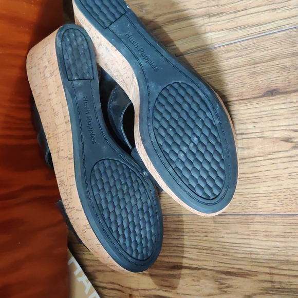 Brand new Black Hush Puppies cork wedge sandal, size 9 - Picture 3 of 4